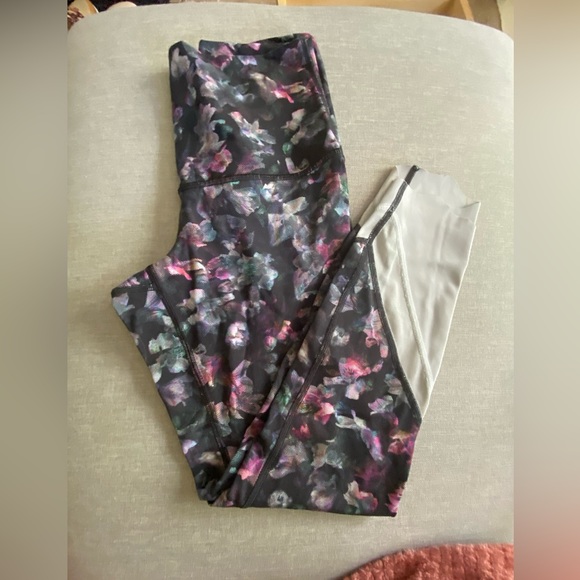 Lululemon Wunder Under Scalloped Hem High Rise Crop 23” *Luxtreme - Size 4 - Picture 5 of 7